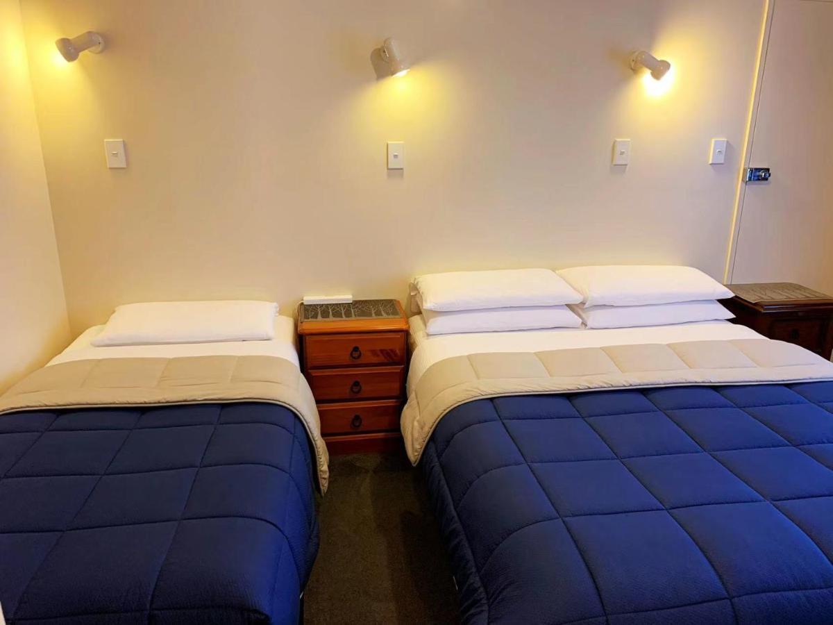 Amber Court Motel Te Anau Dış mekan fotoğraf
