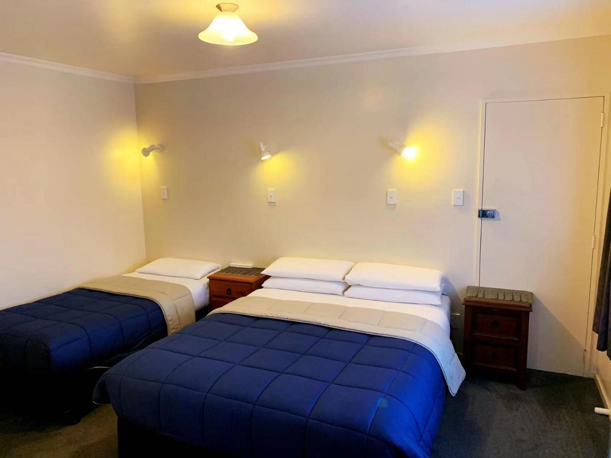 Amber Court Motel Te Anau Dış mekan fotoğraf