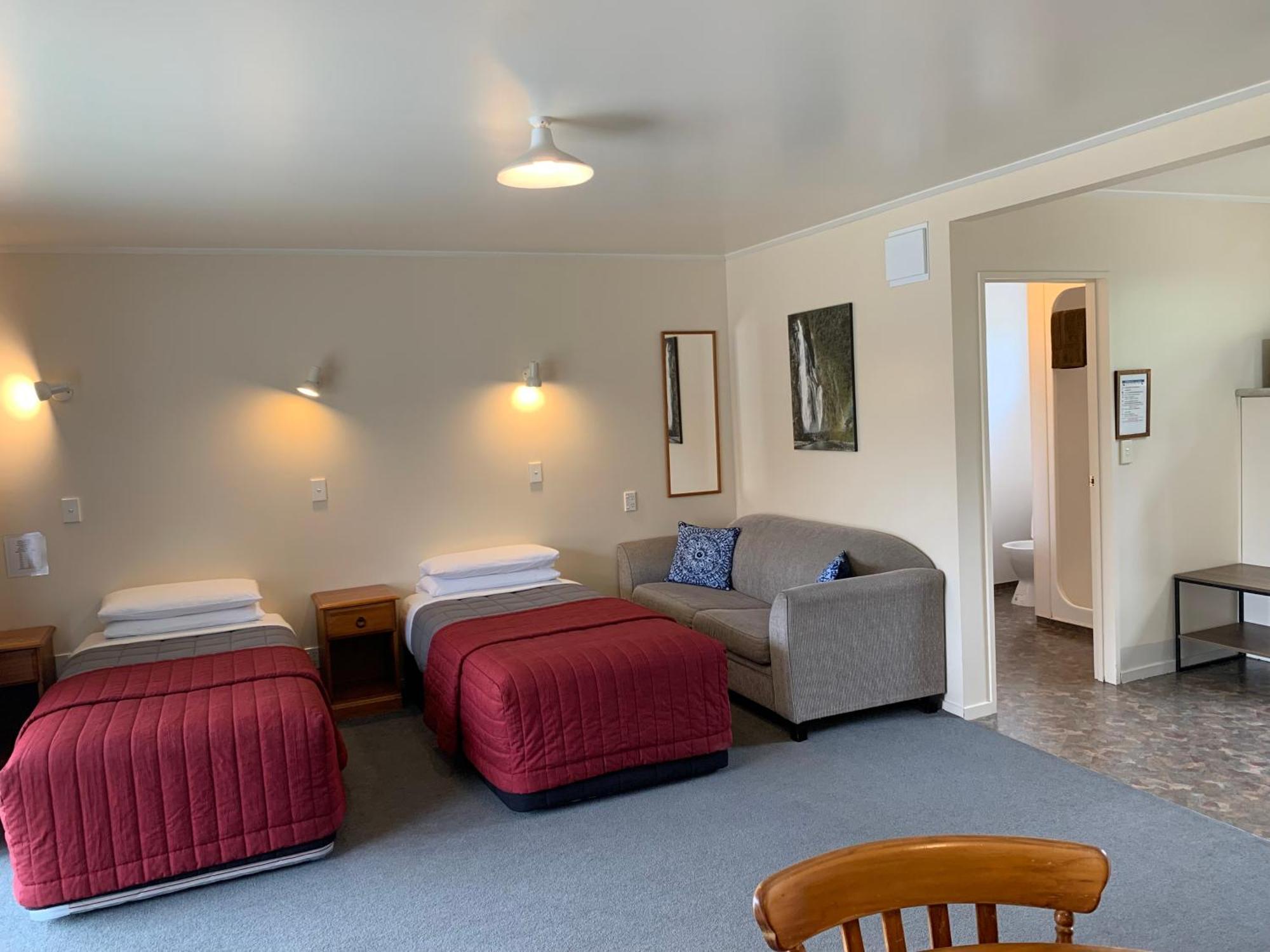 Amber Court Motel Te Anau Dış mekan fotoğraf
