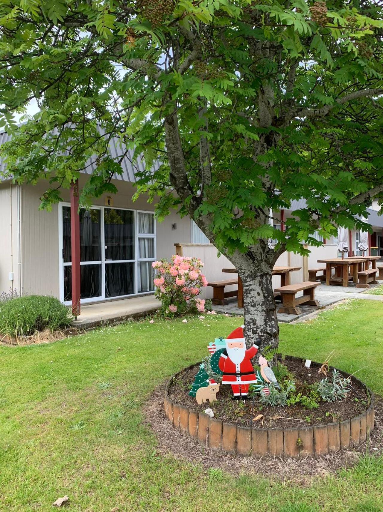 Amber Court Motel Te Anau Dış mekan fotoğraf