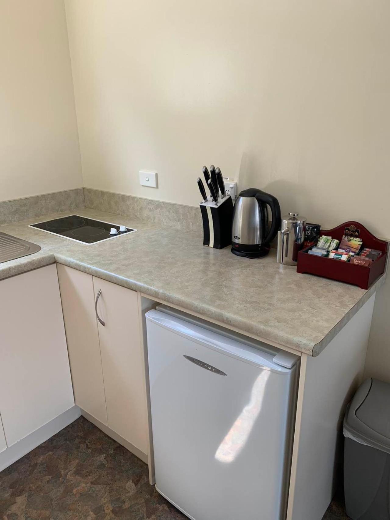 Amber Court Motel Te Anau Dış mekan fotoğraf