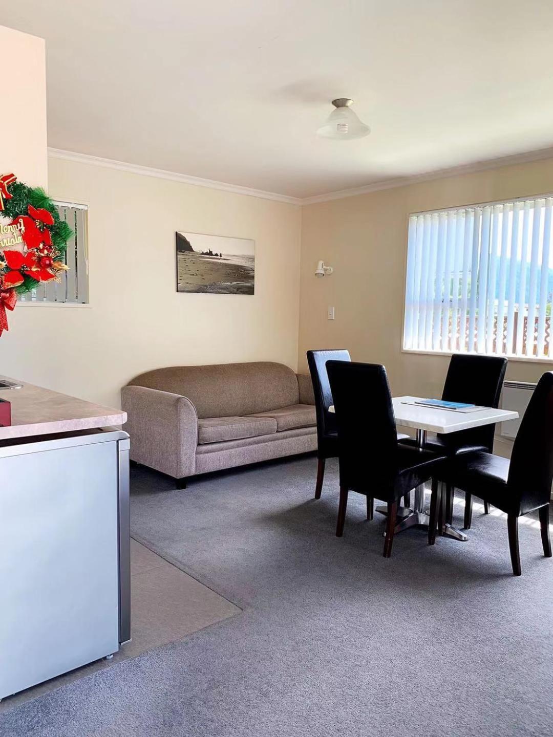 Amber Court Motel Te Anau Dış mekan fotoğraf