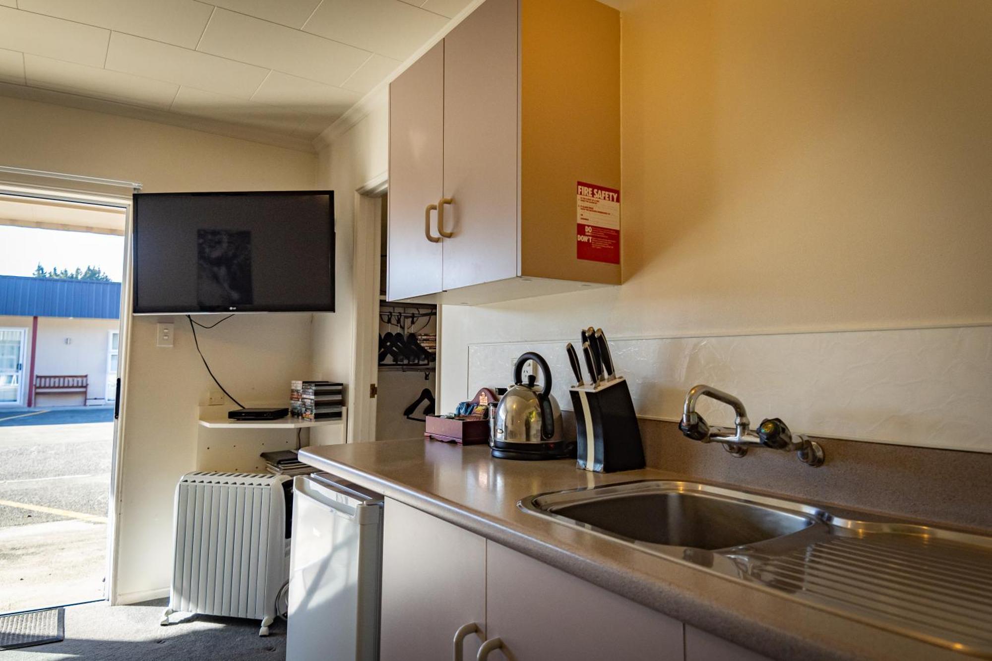 Amber Court Motel Te Anau Dış mekan fotoğraf