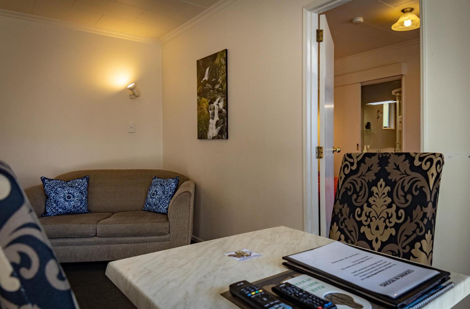 Amber Court Motel Te Anau Dış mekan fotoğraf